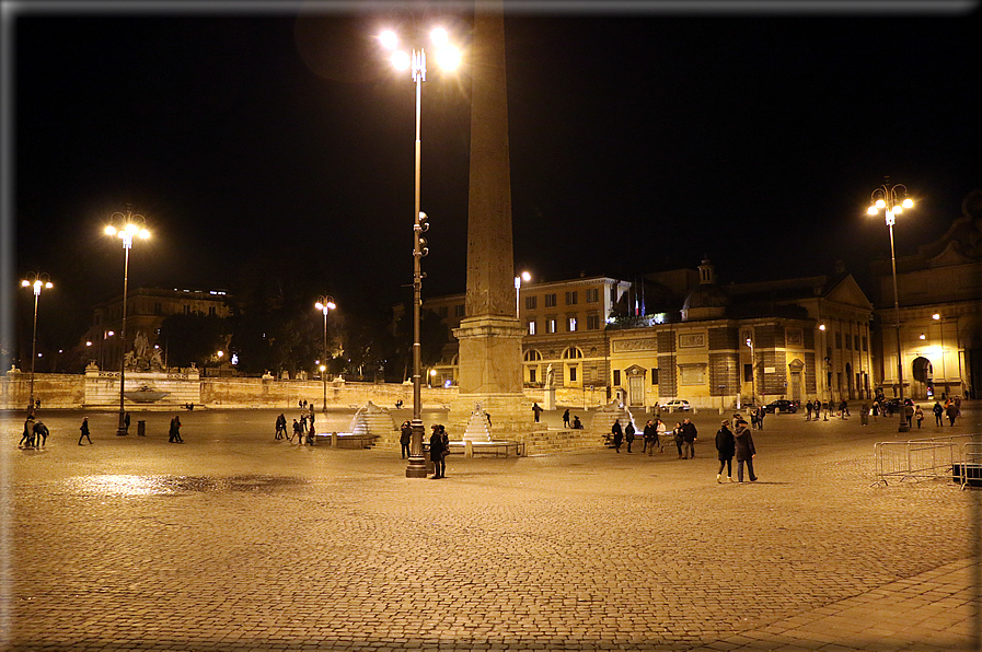 foto Roma di Notte